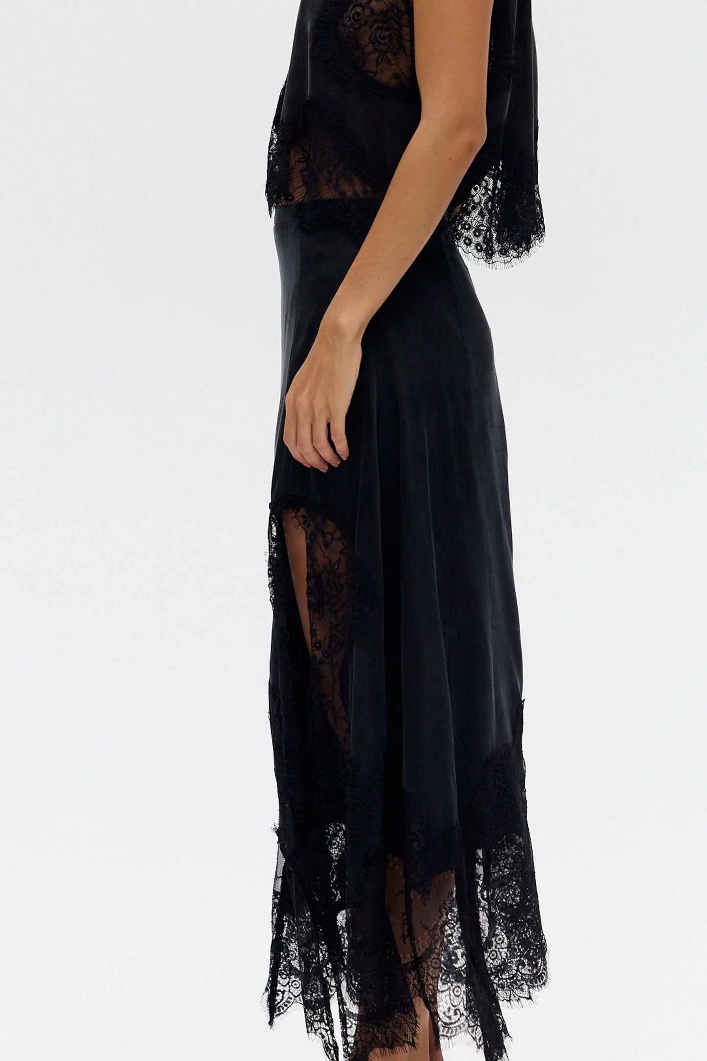 VISIONS LACE SKIRT - EBONY