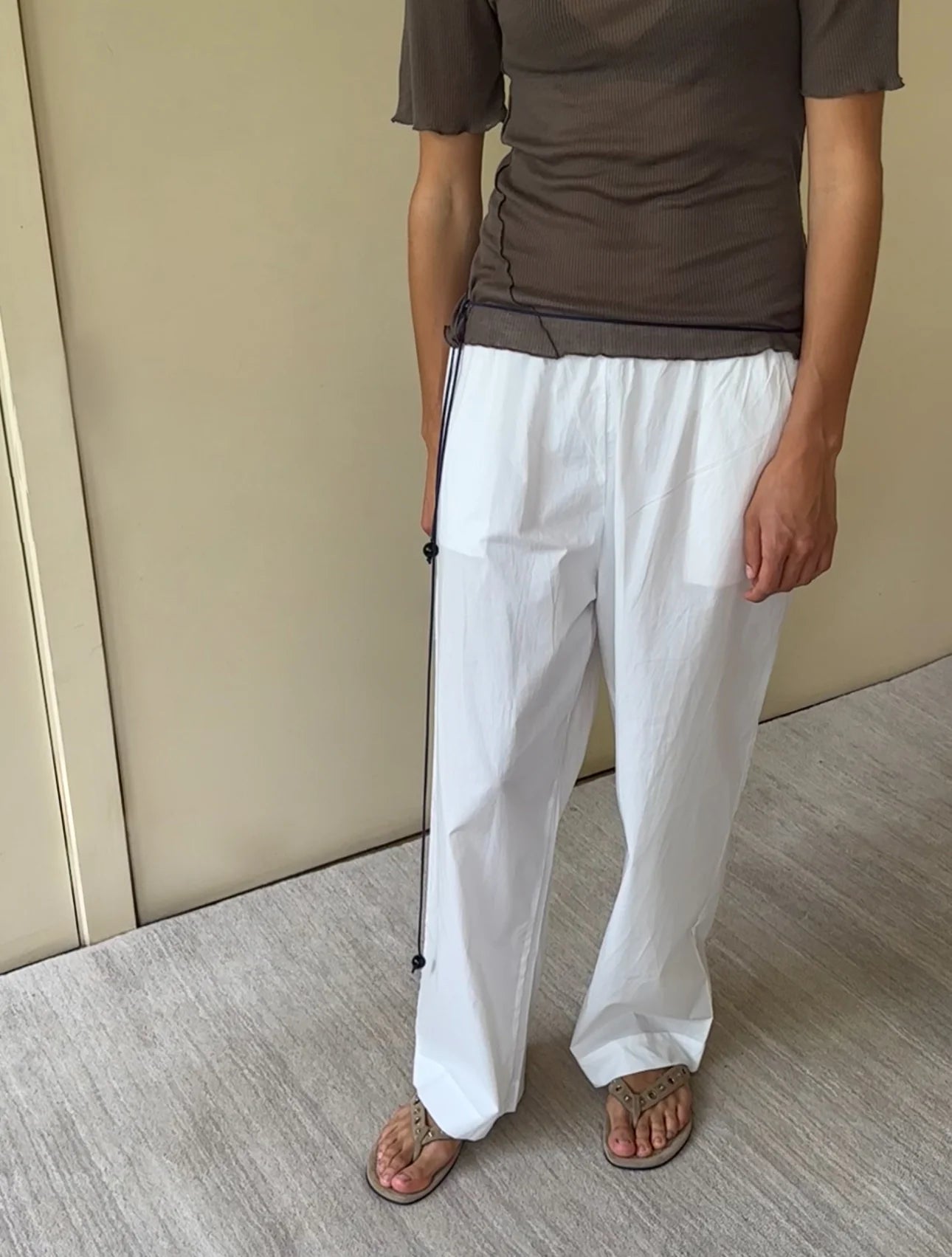 THE EASE TROUSER - WHITE