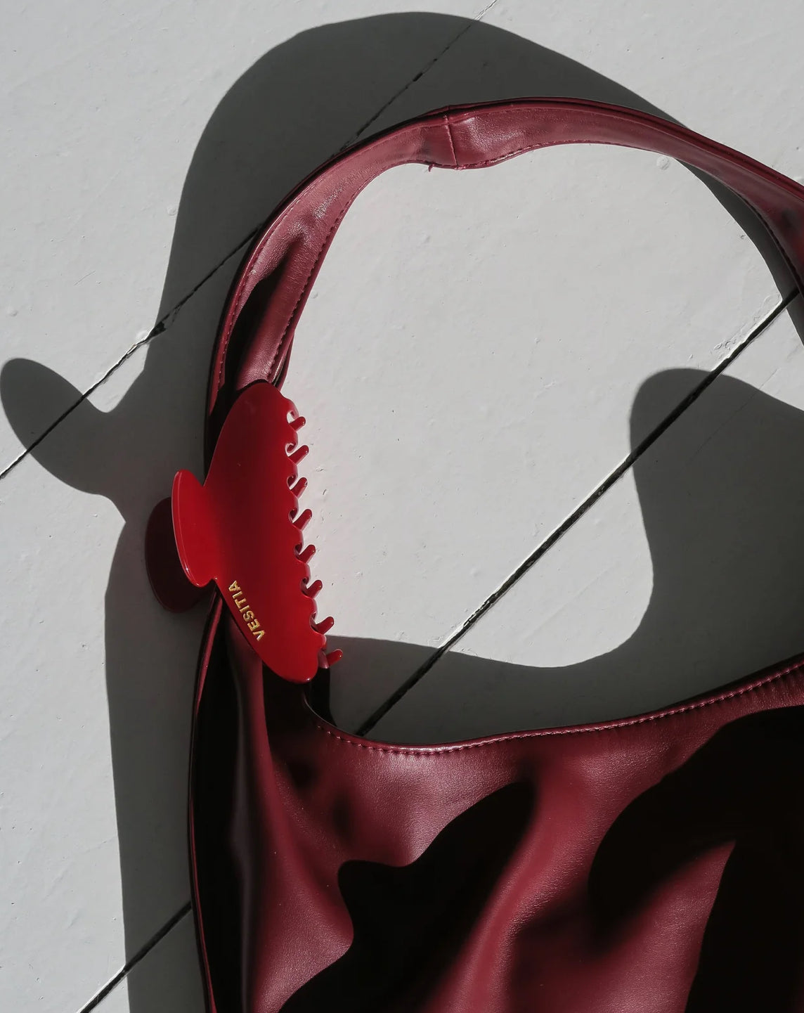 SIGNATURE CLAW CLIP - ROSSO