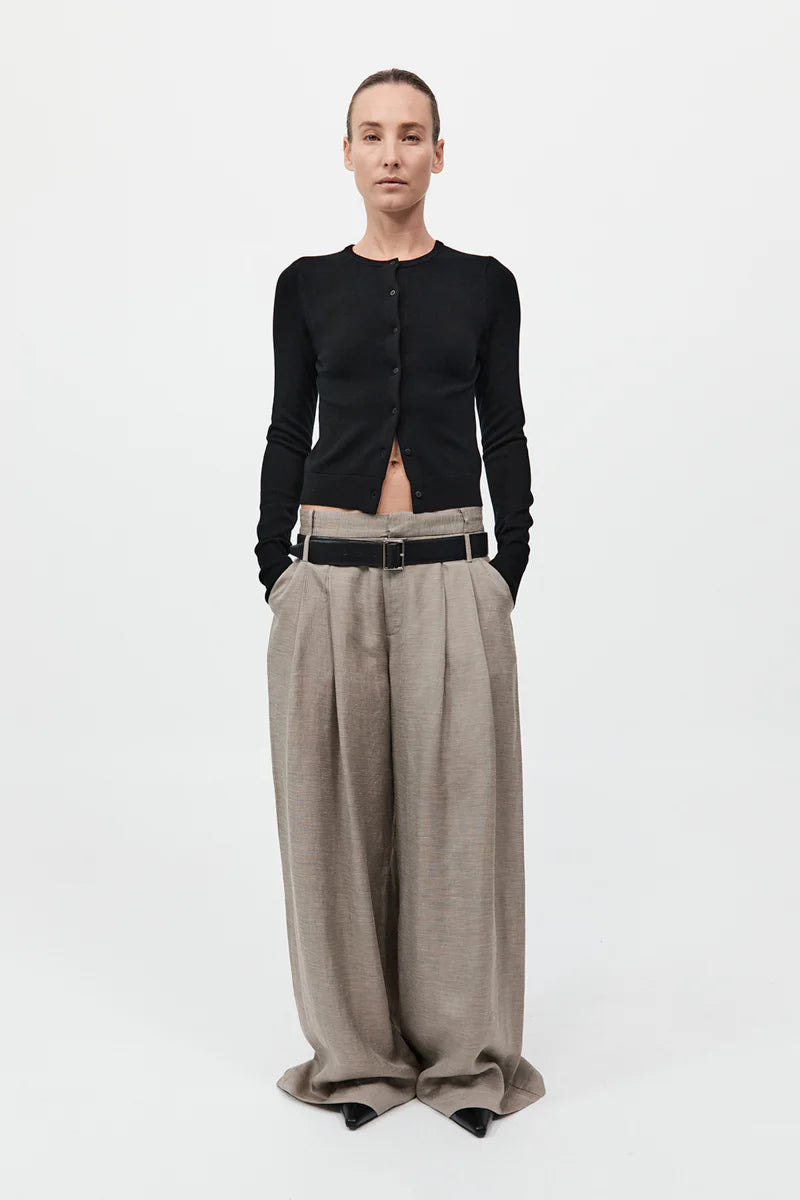CLASSIC CARDIGAN - BLACK