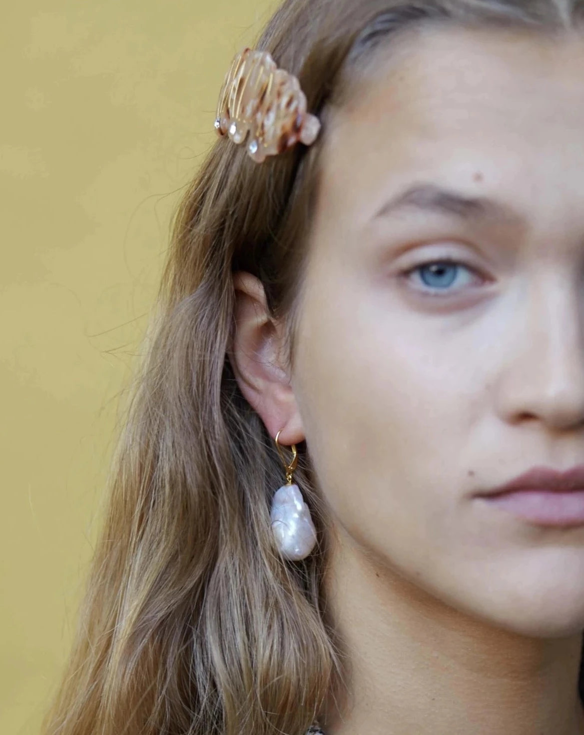 COCOON PEARL EARRINGS - GOLD