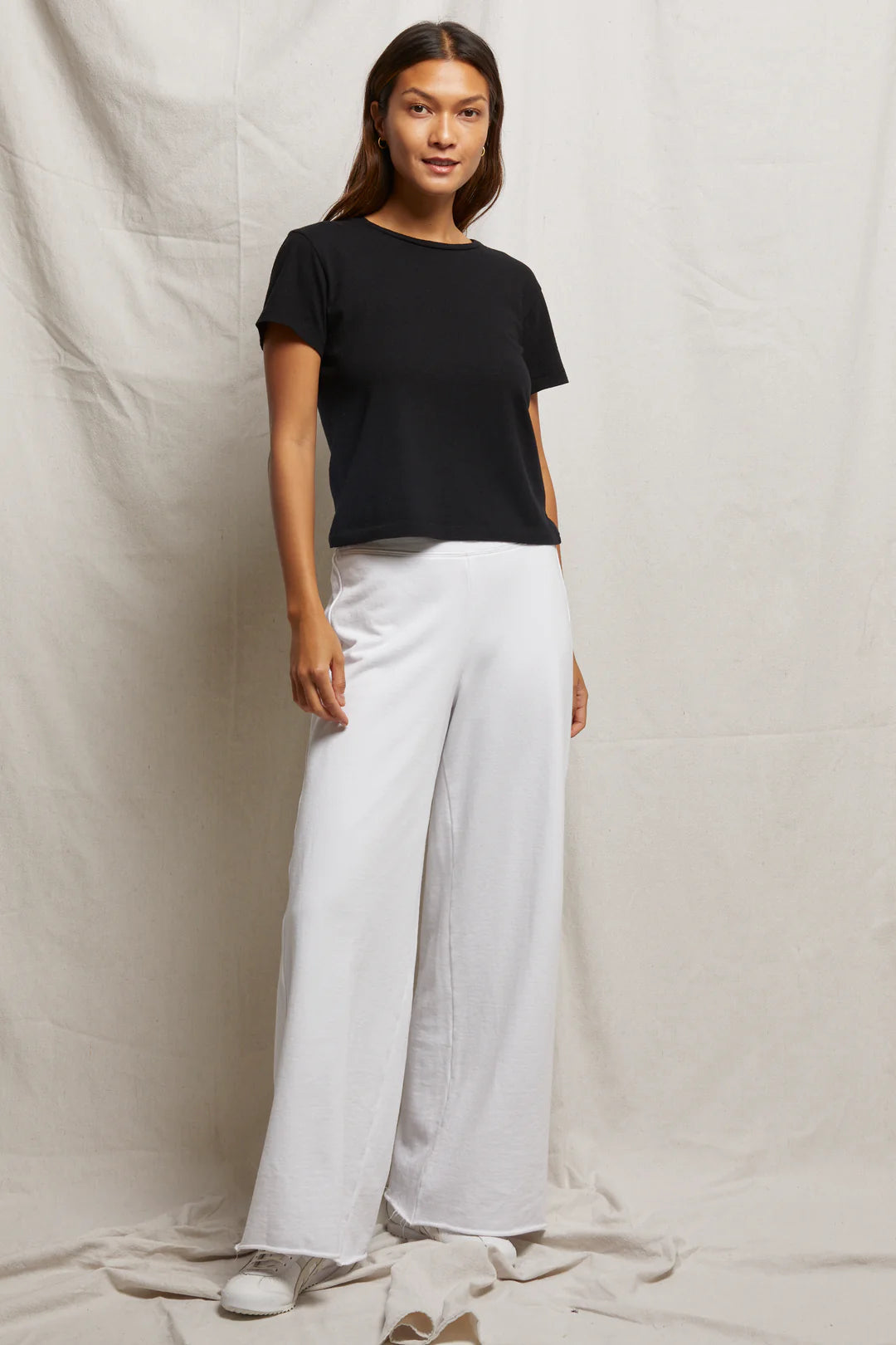 LISA SLIM CREW TEE - TRUE BLACK
