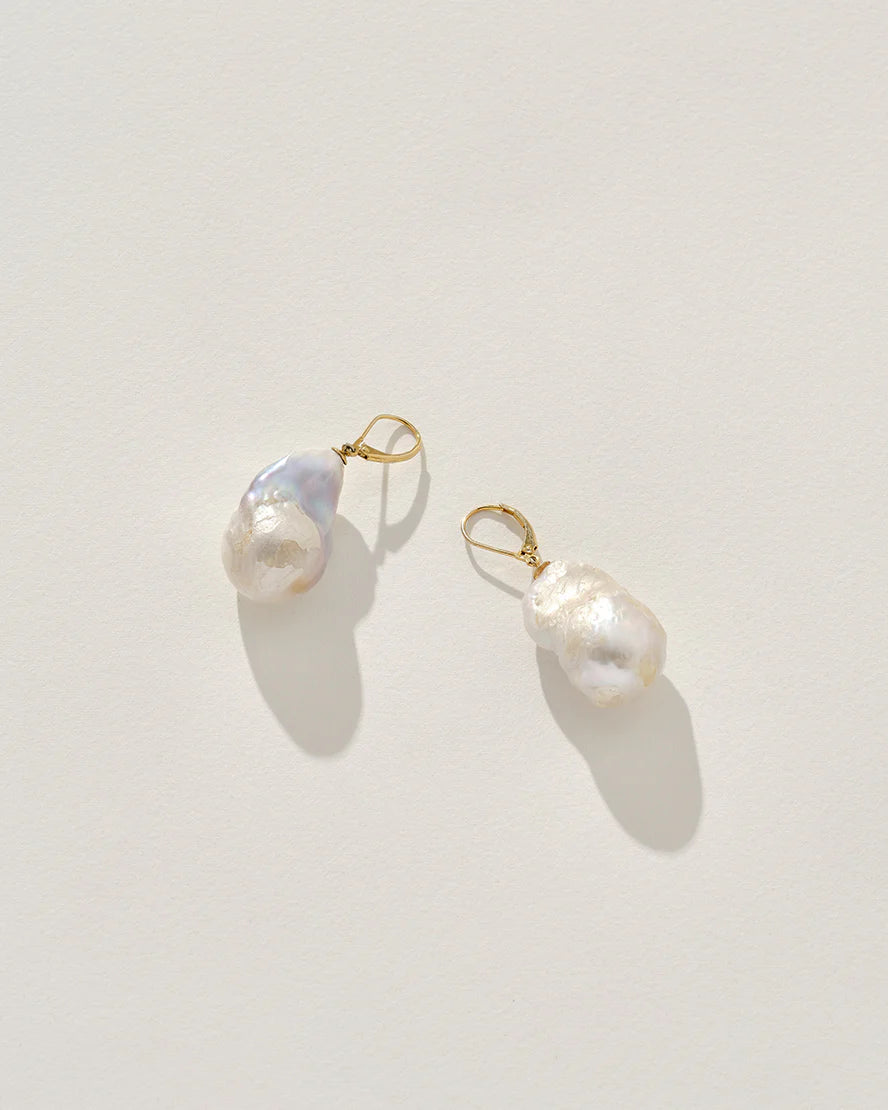 COCOON PEARL EARRINGS - GOLD
