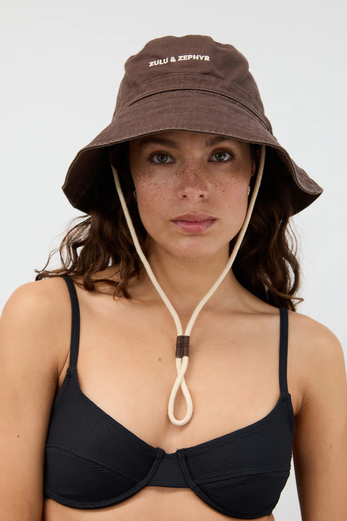 ZULU & ZEPHYR LOGO BUCKET HAT - COCOA