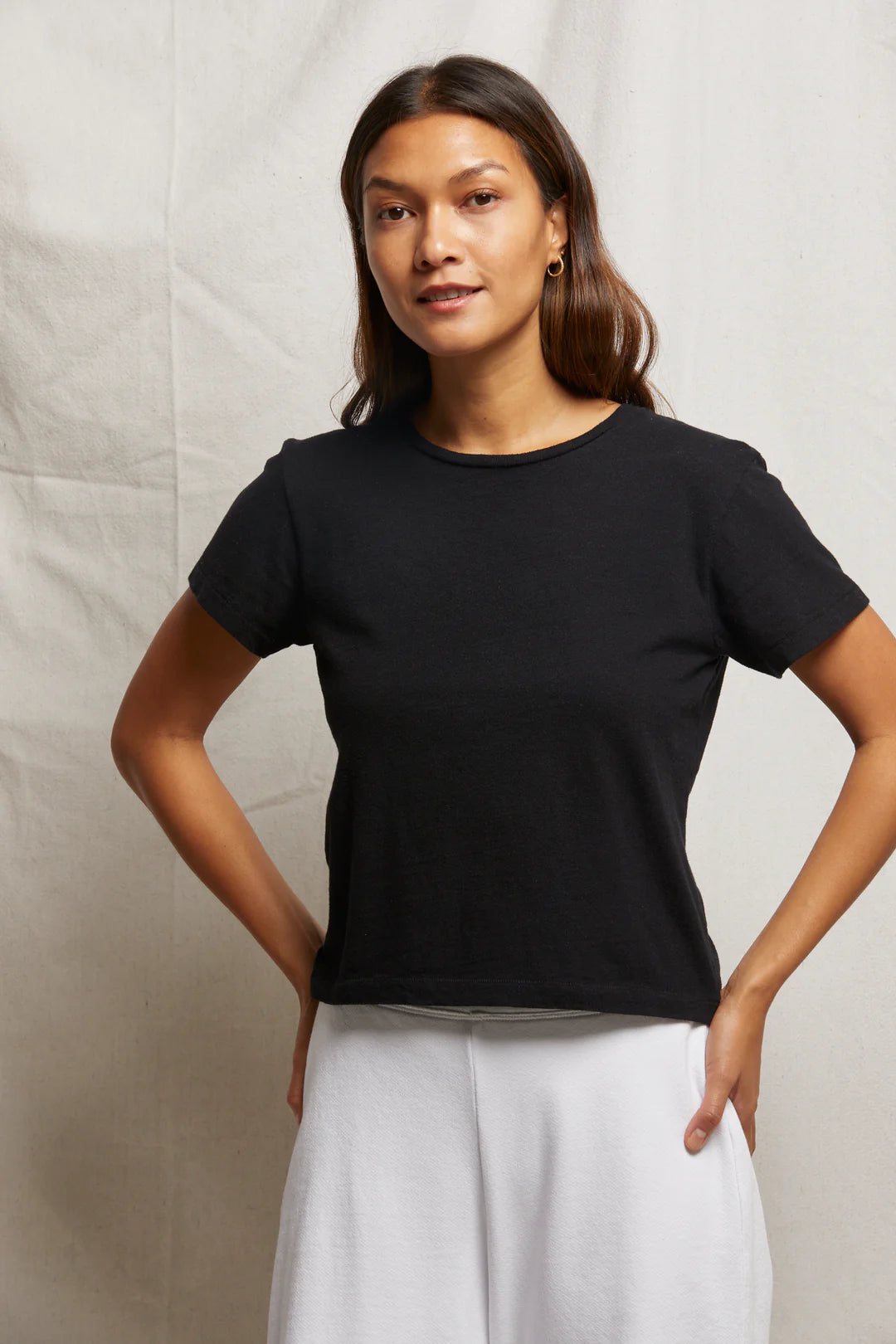LISA SLIM CREW TEE - TRUE BLACK
