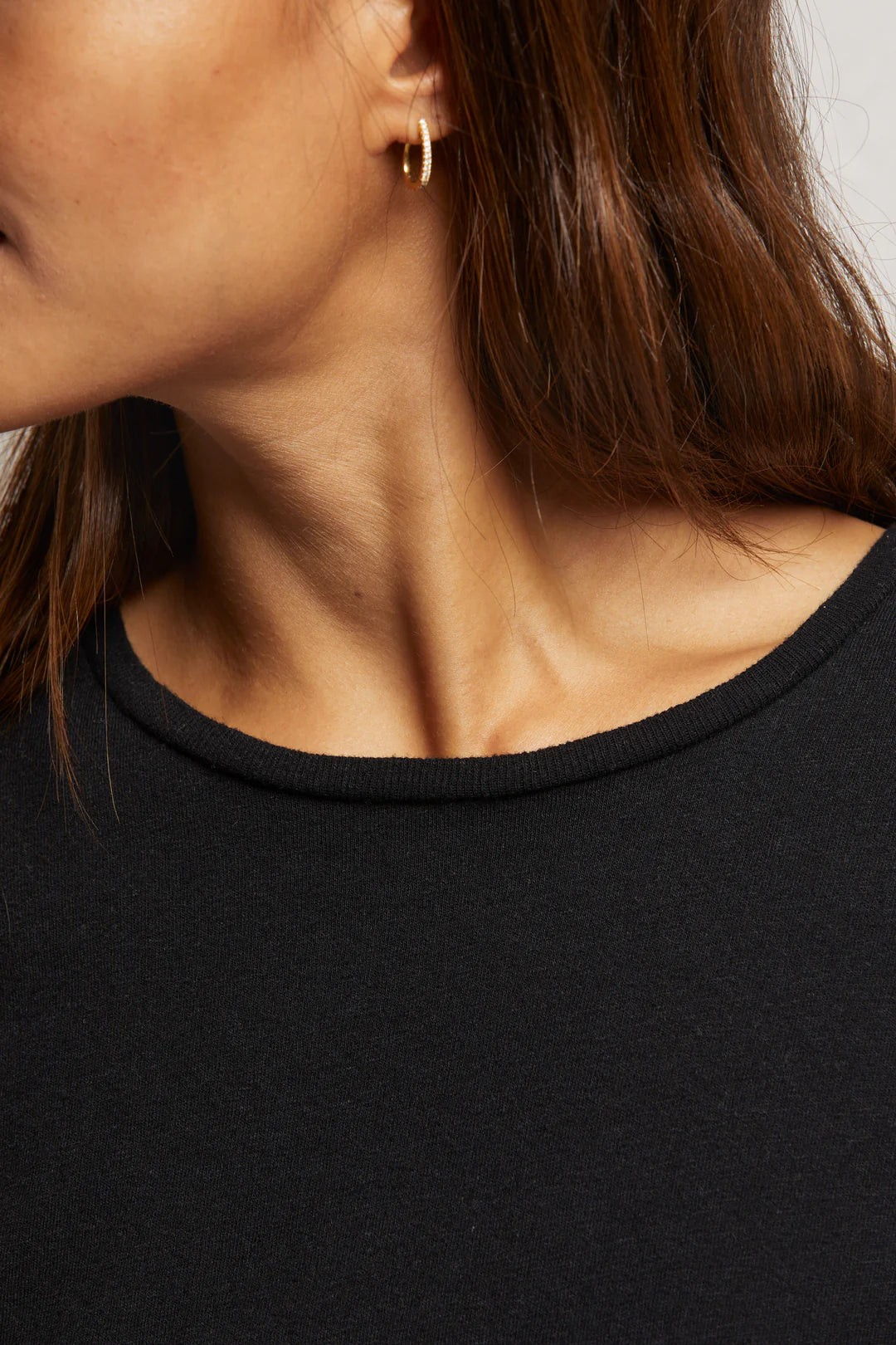LISA SLIM CREW TEE - TRUE BLACK