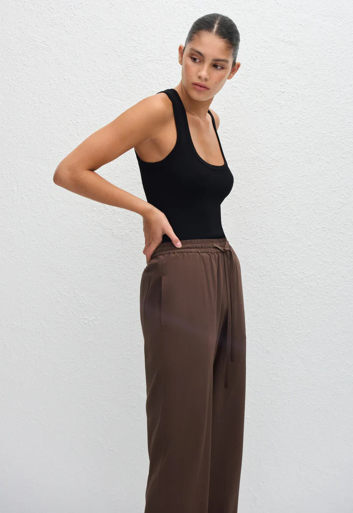 DRAWSTRING TROUSER - TRUFFLE