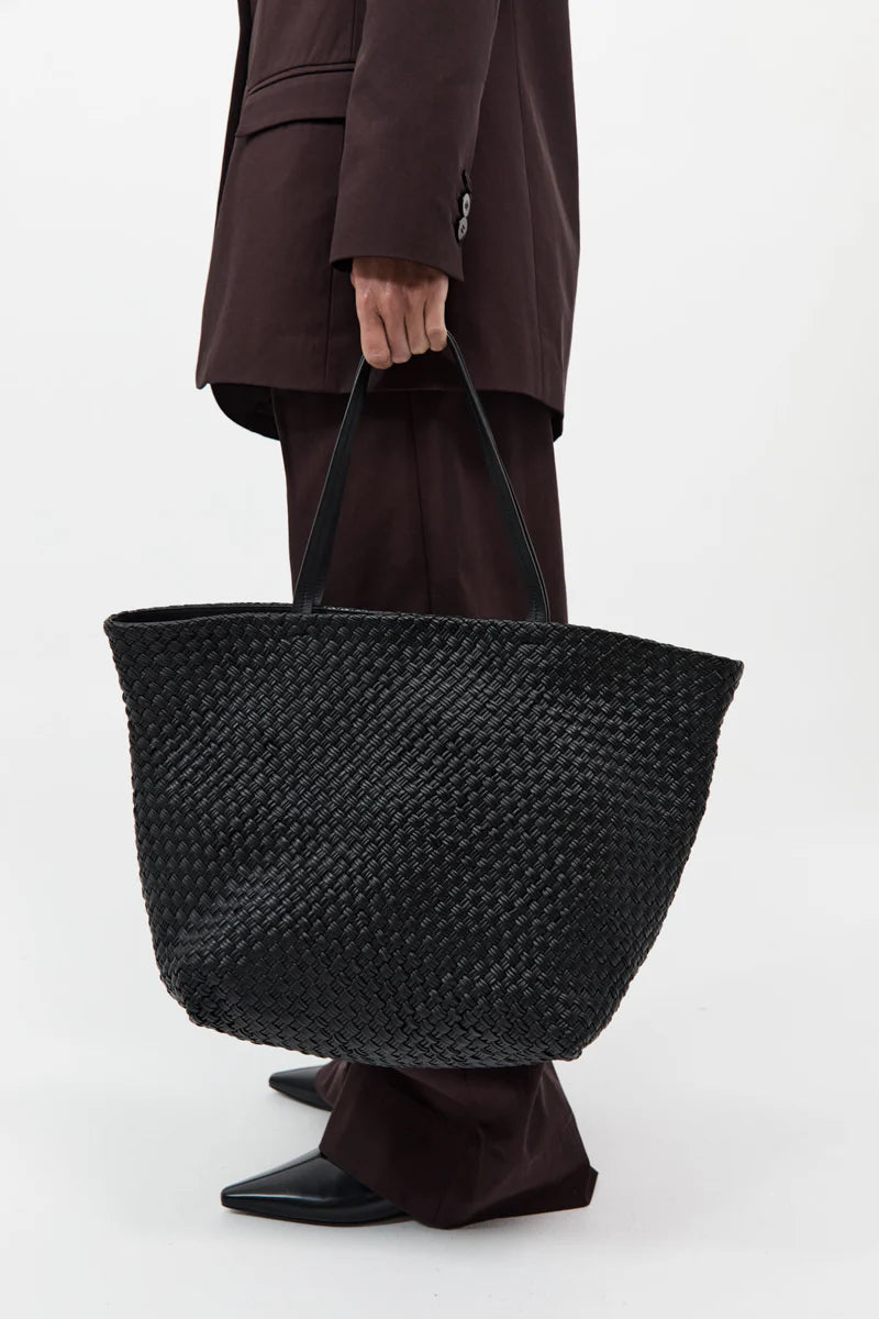 LARGE WOVEN TRAPEZE BAG - BLACK
