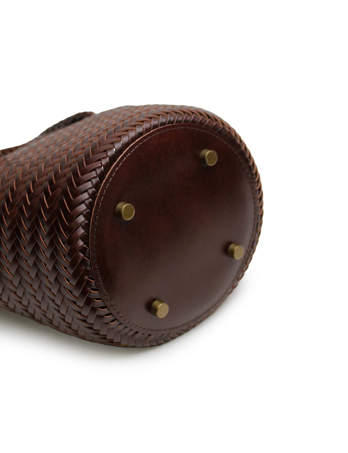 WOVEN BUCKET BAG - BROWN