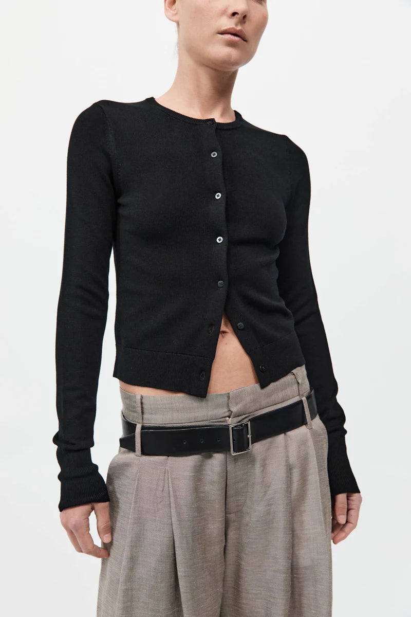 CLASSIC CARDIGAN - BLACK