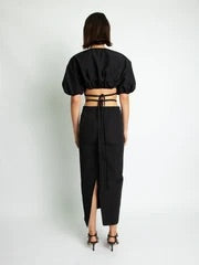 CROPPED TIE TEE - BLACK