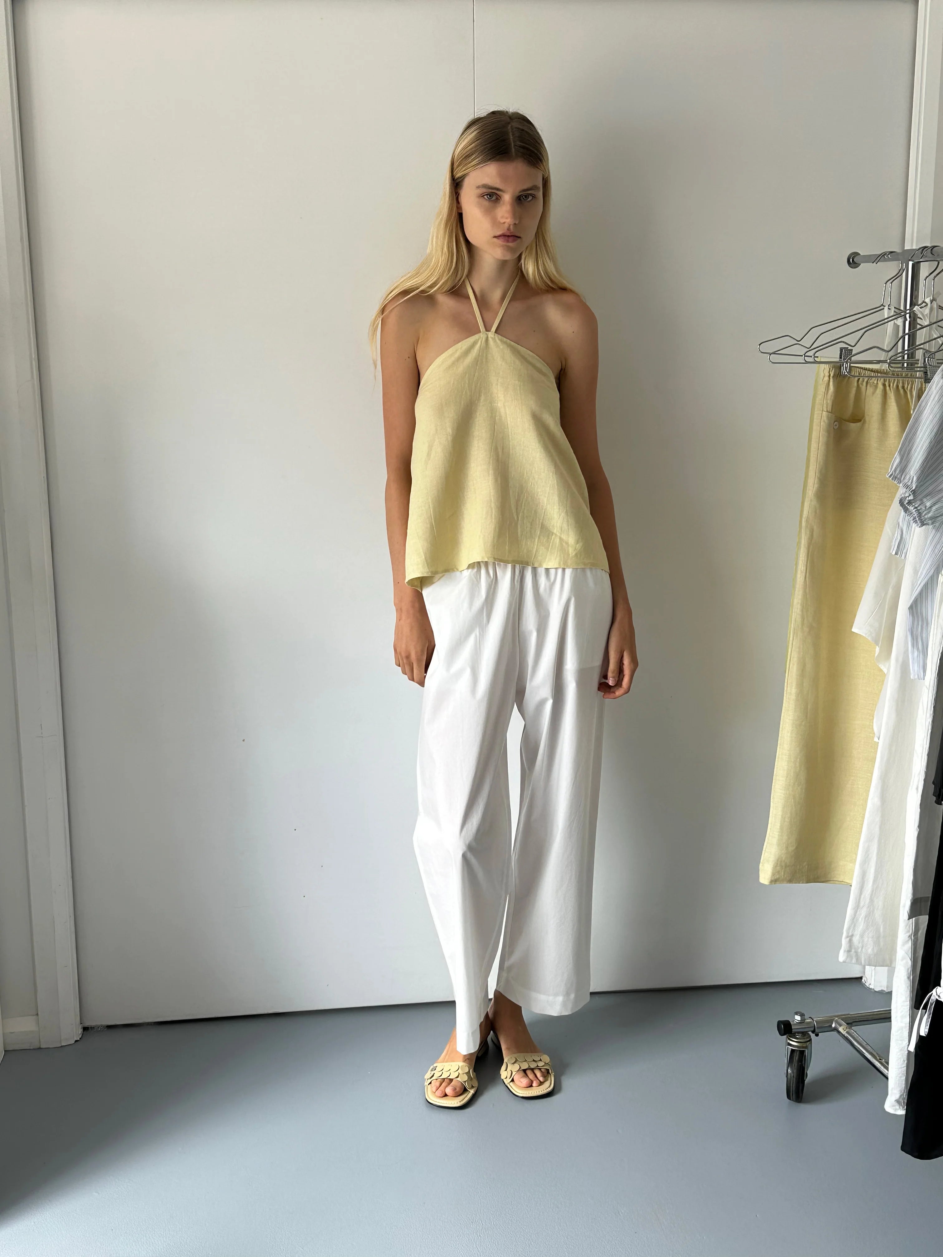 THE EASE TROUSER - WHITE 2026