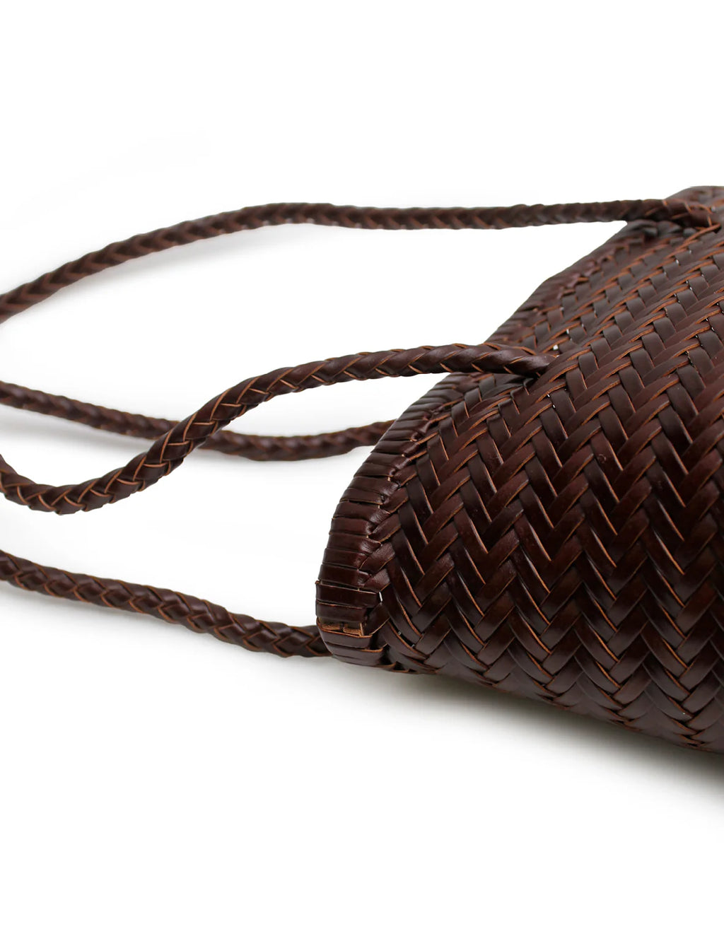 WOVEN BUCKET BAG - BROWN