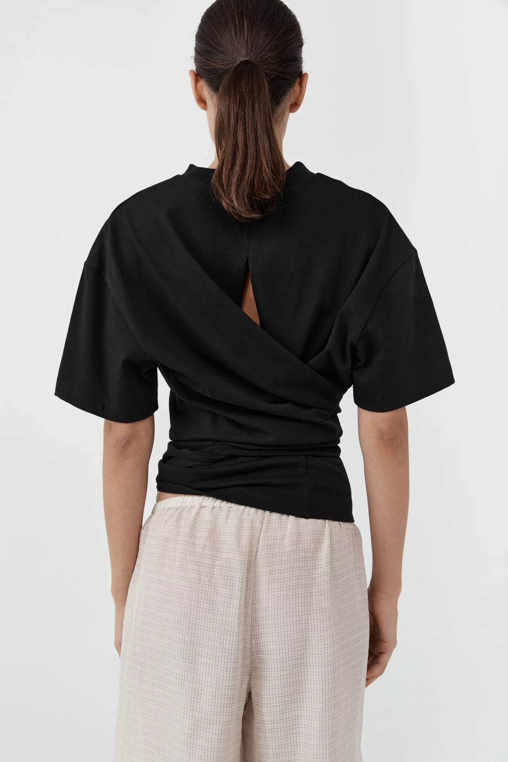 COTTON JERSEY SPLIT BLACK TEE - BLACK