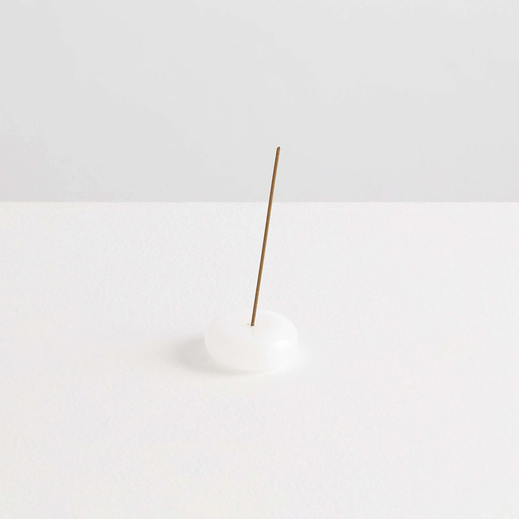 PEBBLE INSENCE HOLDER - WHITE