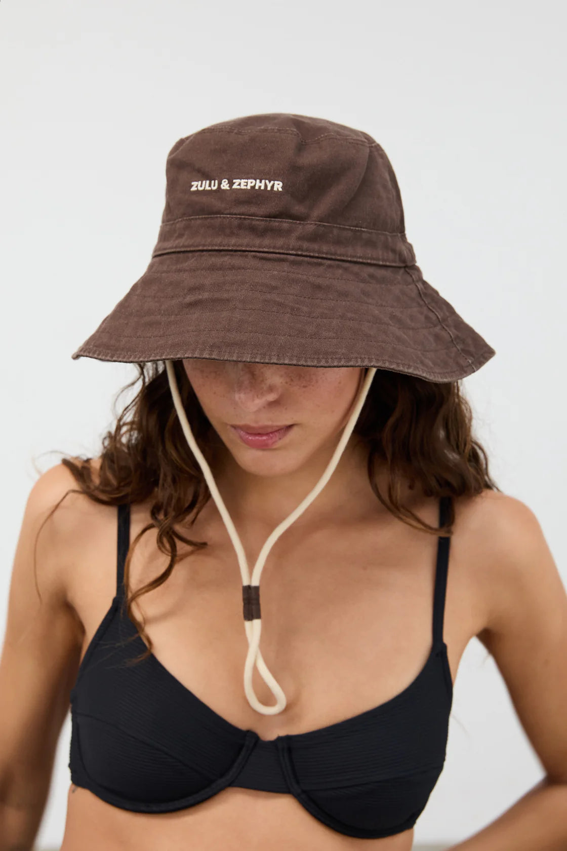ZULU & ZEPHYR LOGO BUCKET HAT - COCOA
