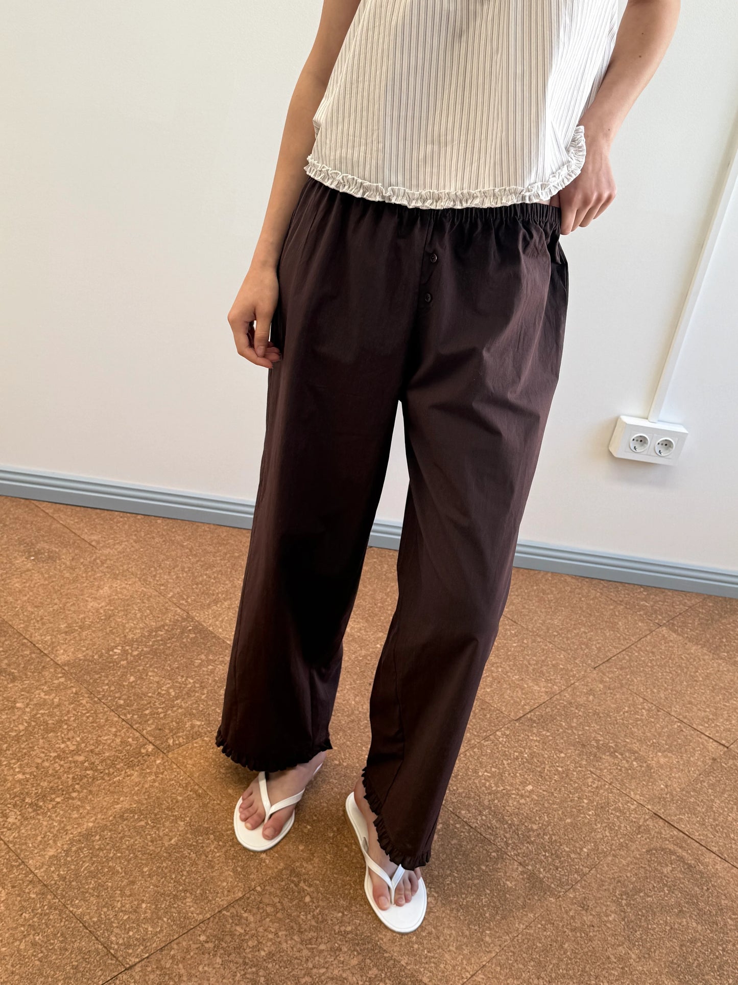 THE FLOUNCE PANT - UMBER