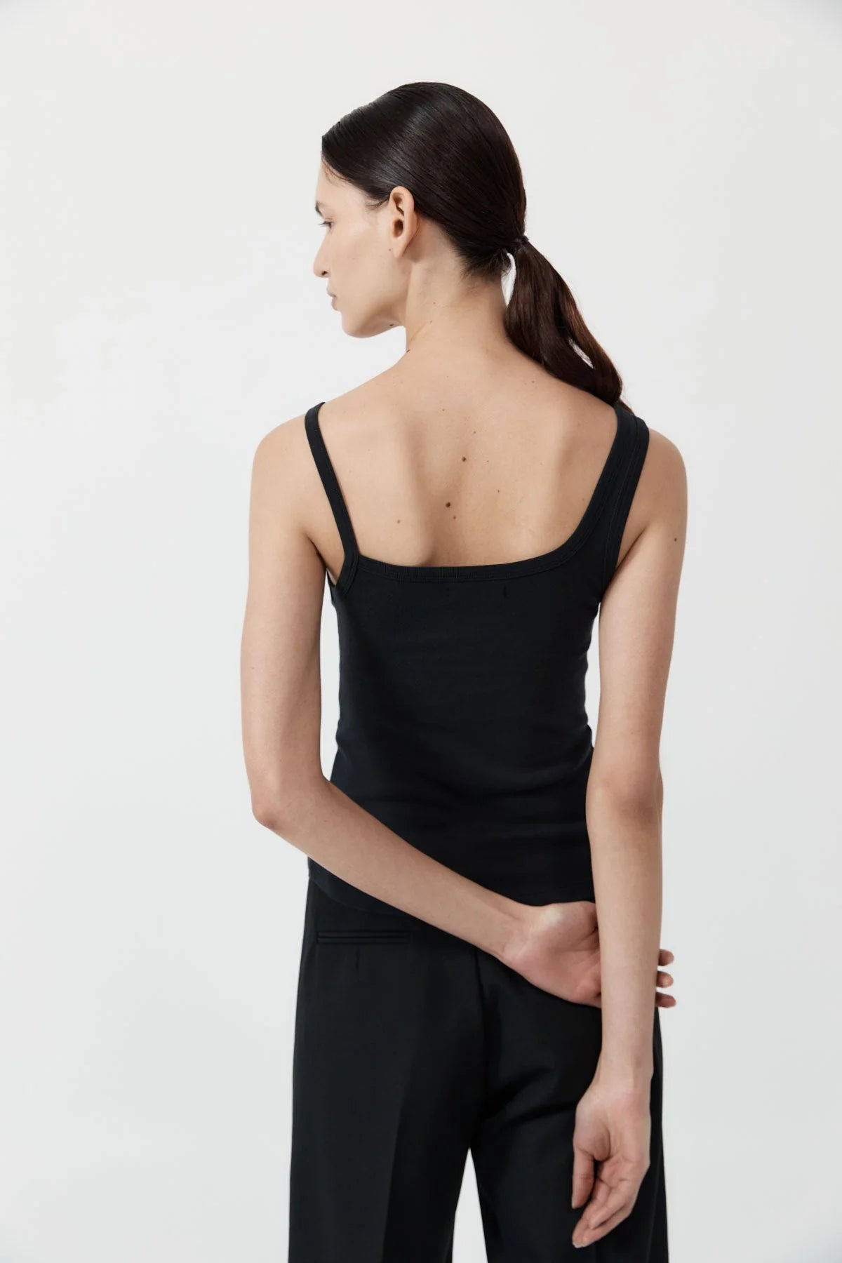 ORGANIC COTTON ASSYMETRIC TANK - BLACK