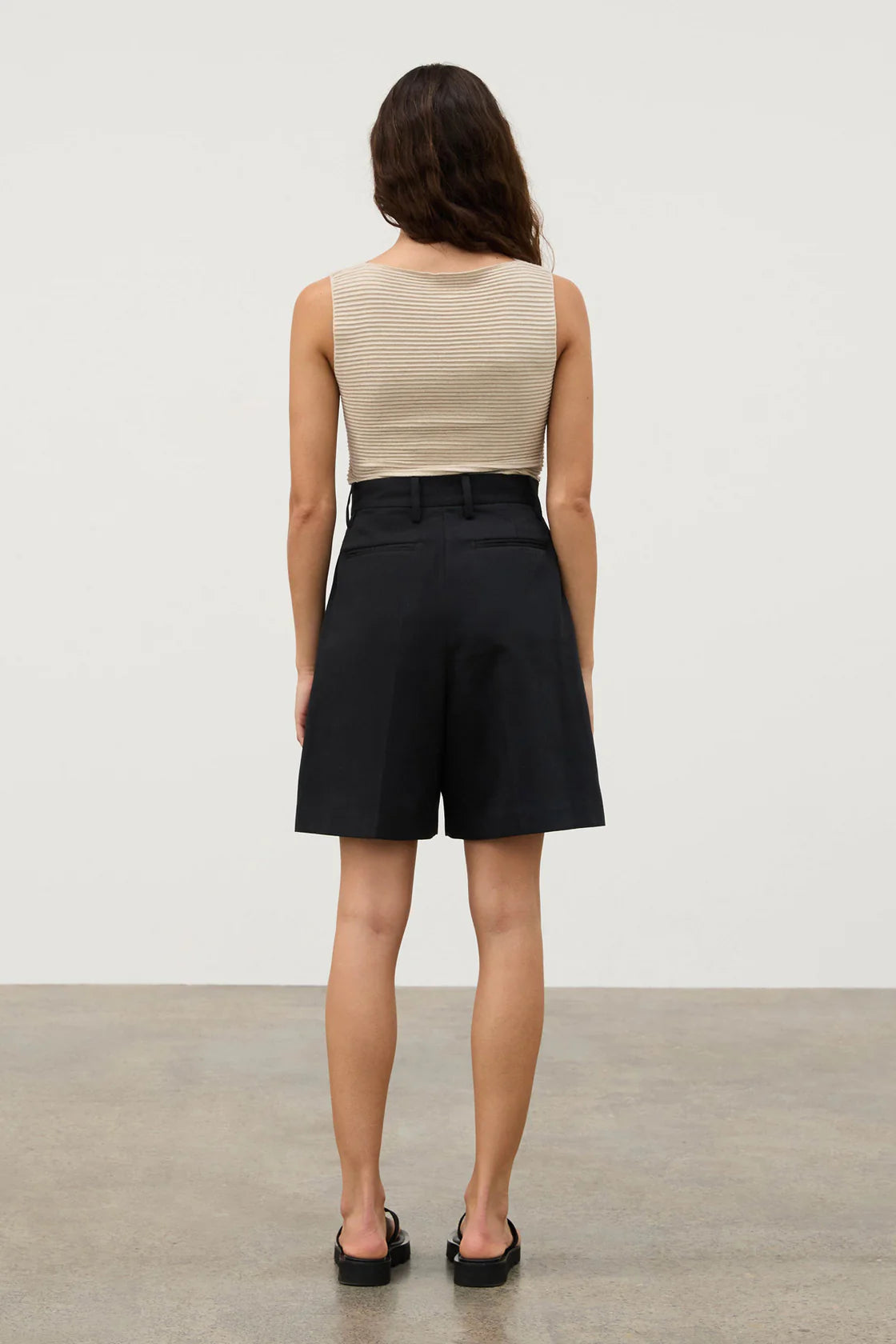 RECYCLED TAILORED SHORT - BLACK