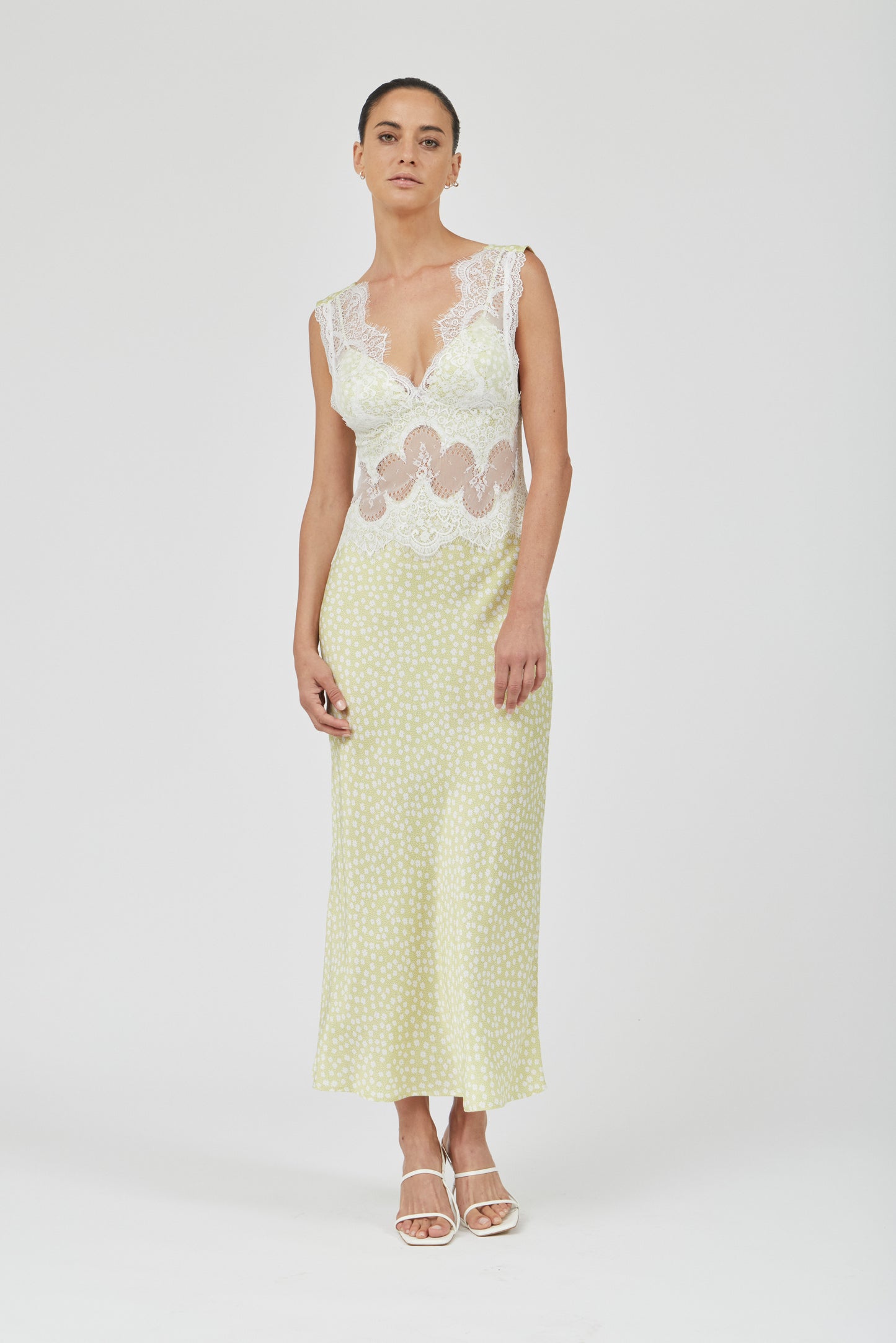 (PRE-ORDER) VISIONS LACE DEEP V MAXI DRESS - DAISY