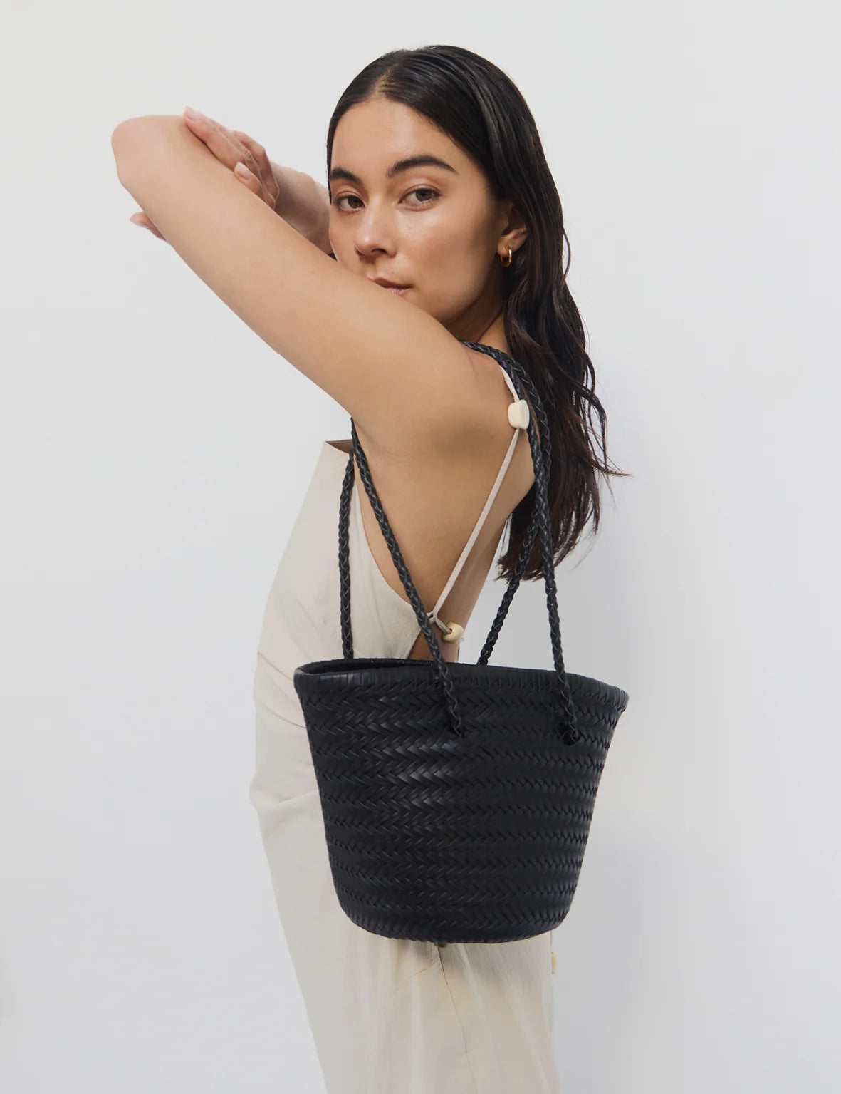 WOVEN BUCKET BAG - BLACK