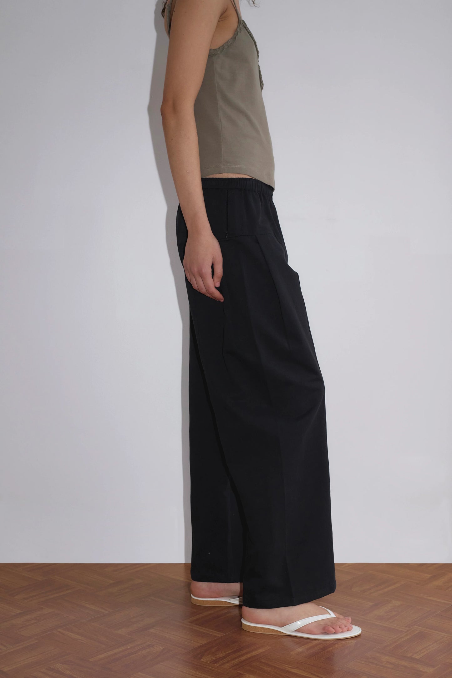 (PRE-ORDER) THE PLEAT PANT - BLACK