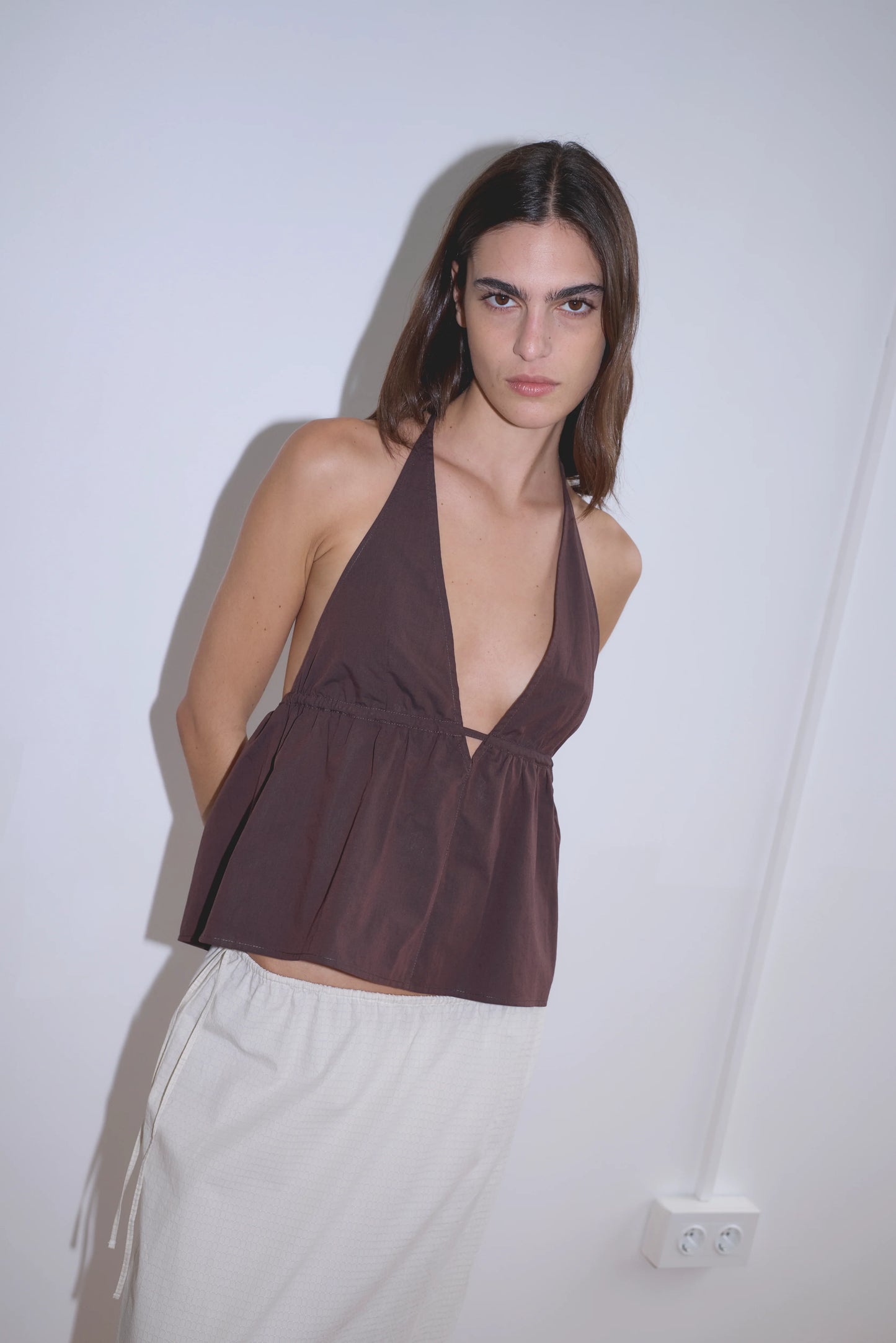 BUTTON HALTER - UMBER