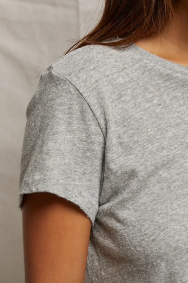LISA SLIM CREW TEE - HEATHER GREY