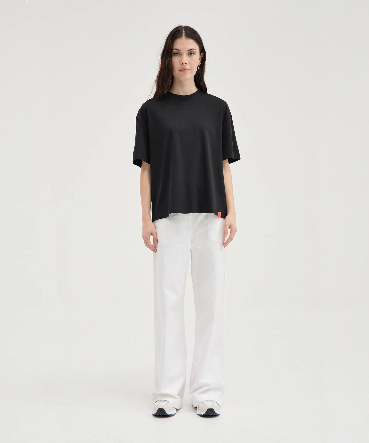RELAXED TEE - BLACK