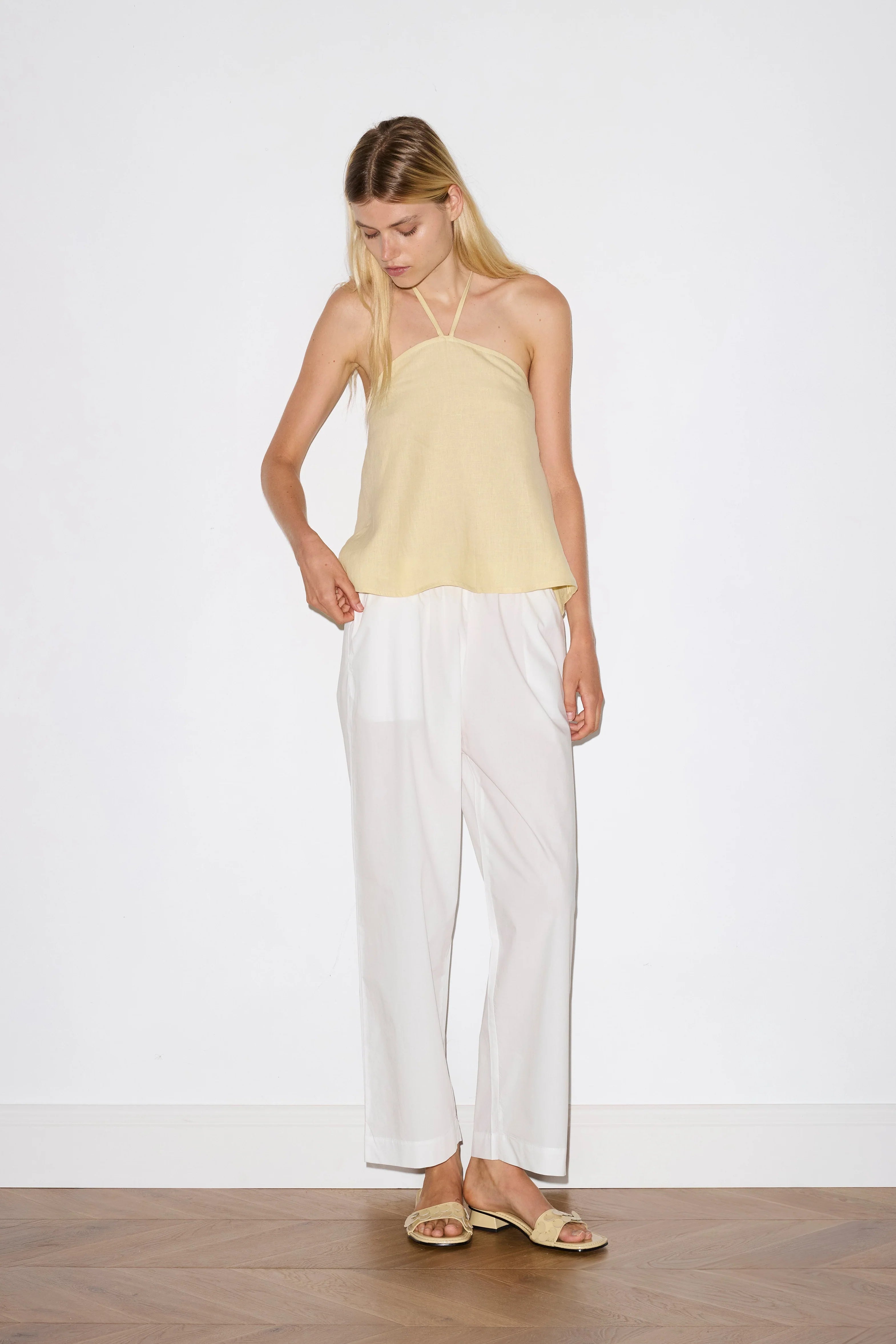 THE EASE TROUSER - WHITE 2026