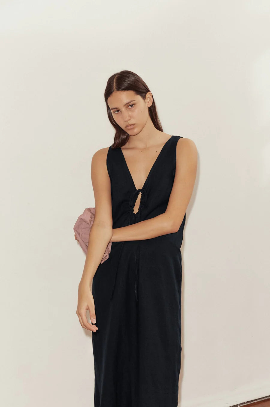 KEYHOLE DRESS - BLACK