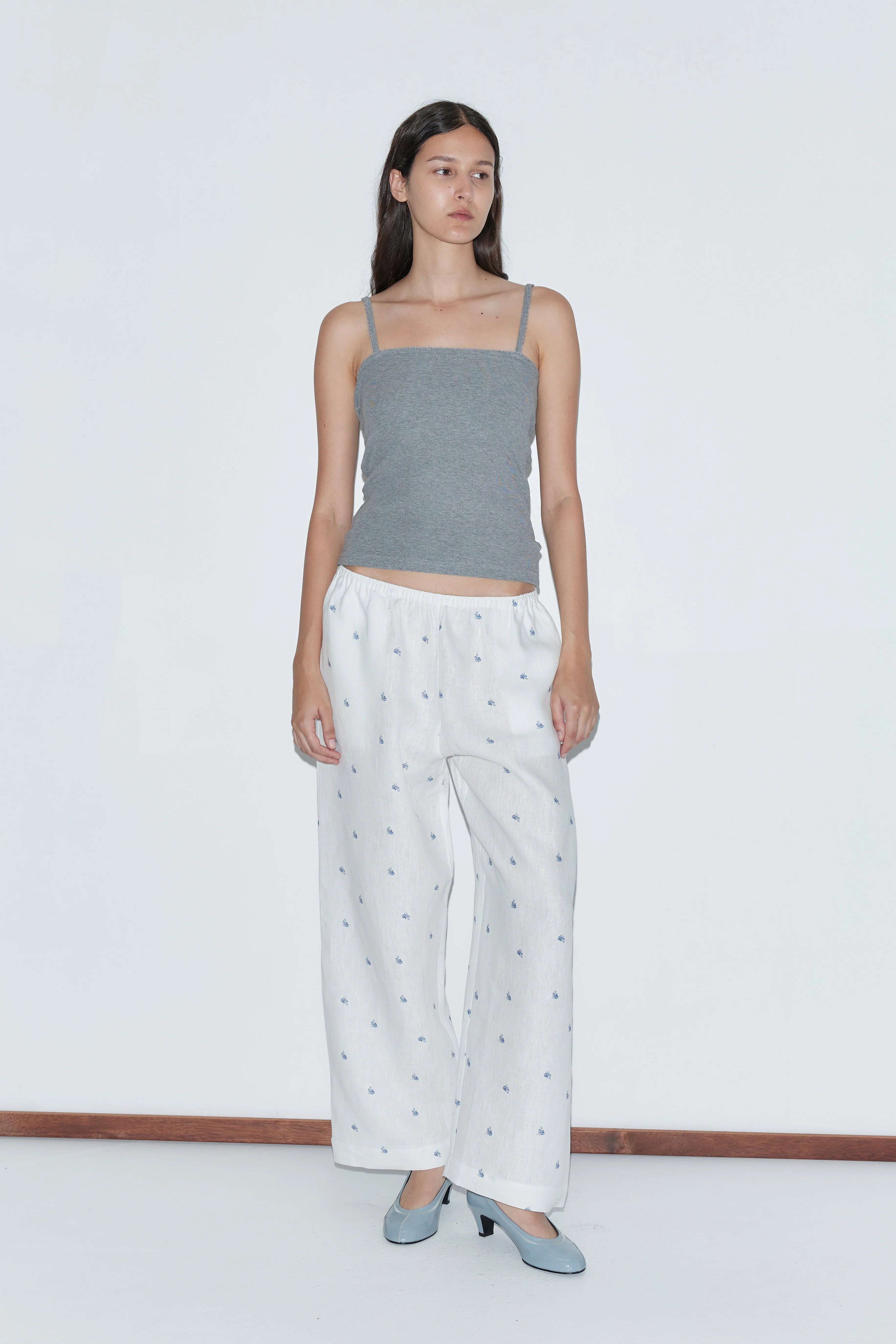 (PRE-ORDER) EASE TROUSER - FLORAL BLUE