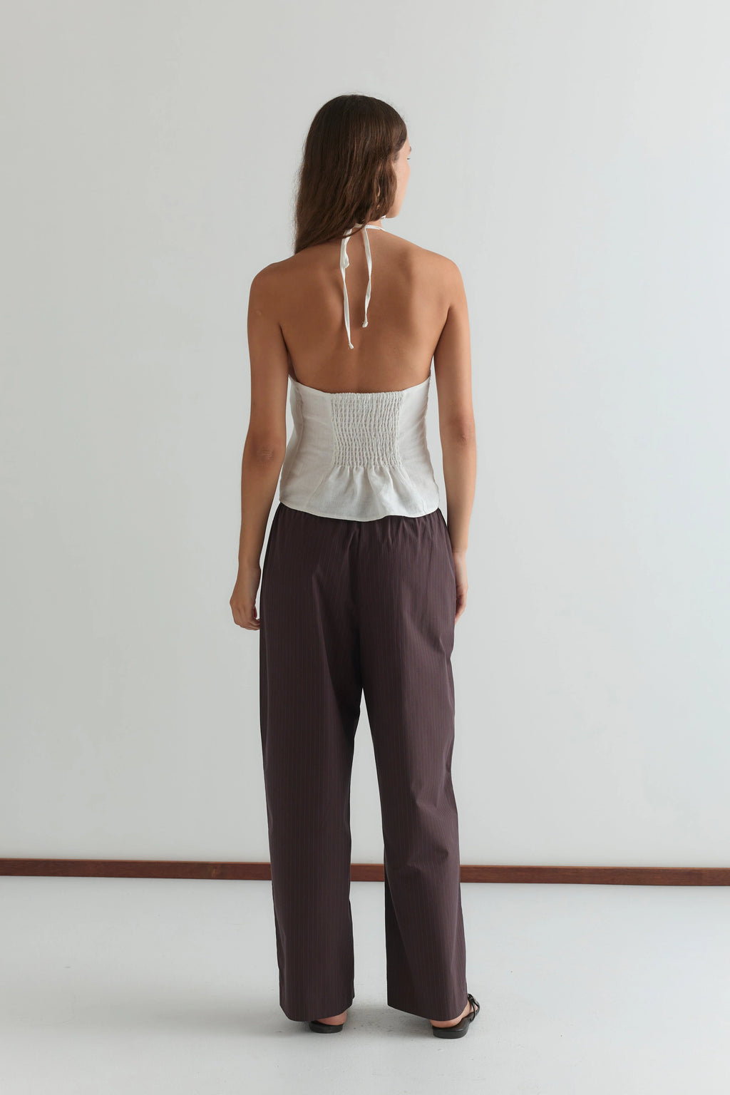 CLOSE HALTER TOP - WHITE