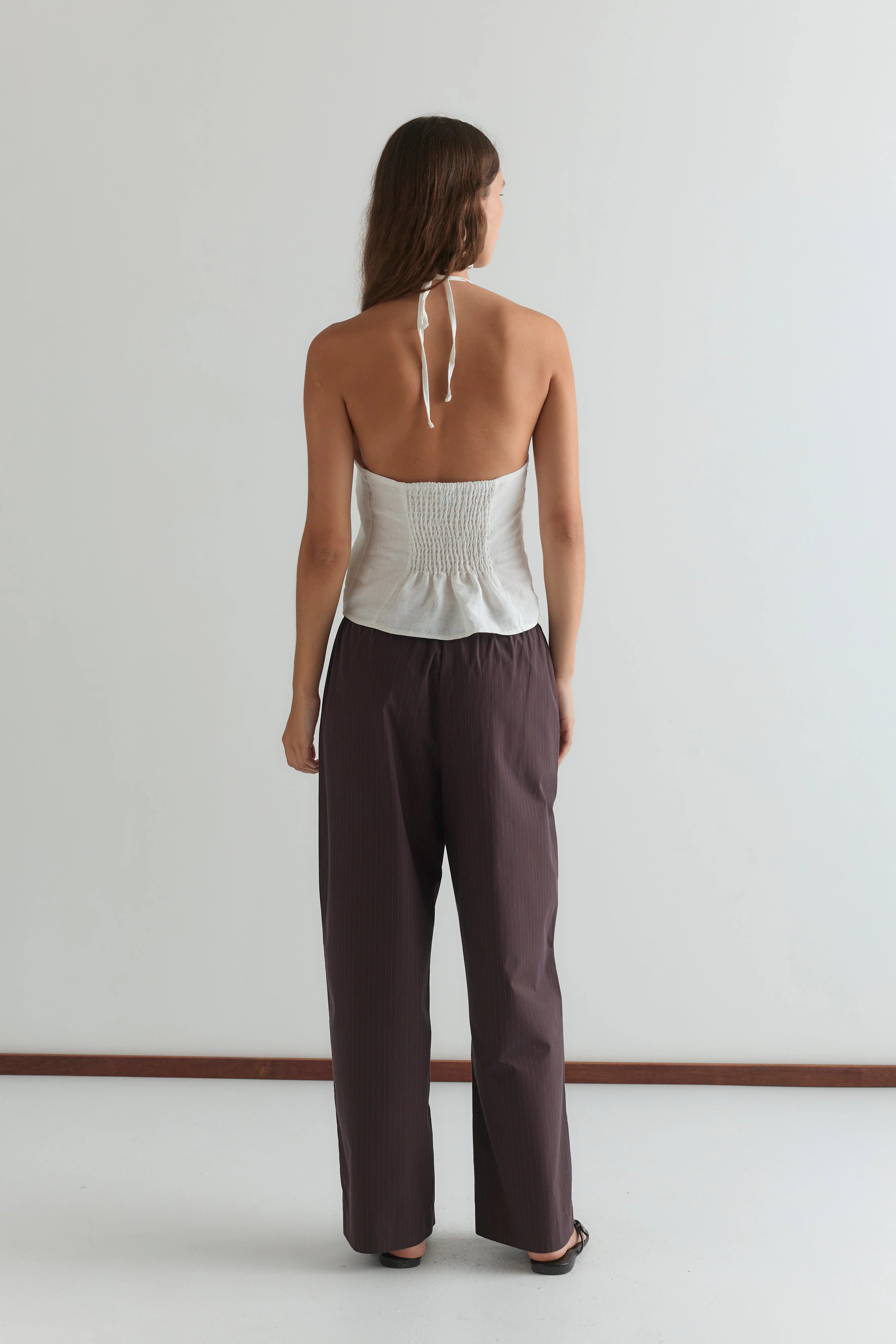 CLOSE HALTER TOP - WHITE