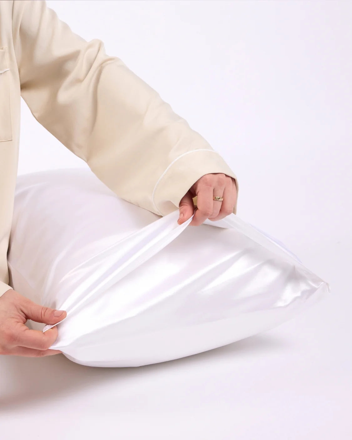 SILK PILLOWCASE - MILKSHAKE