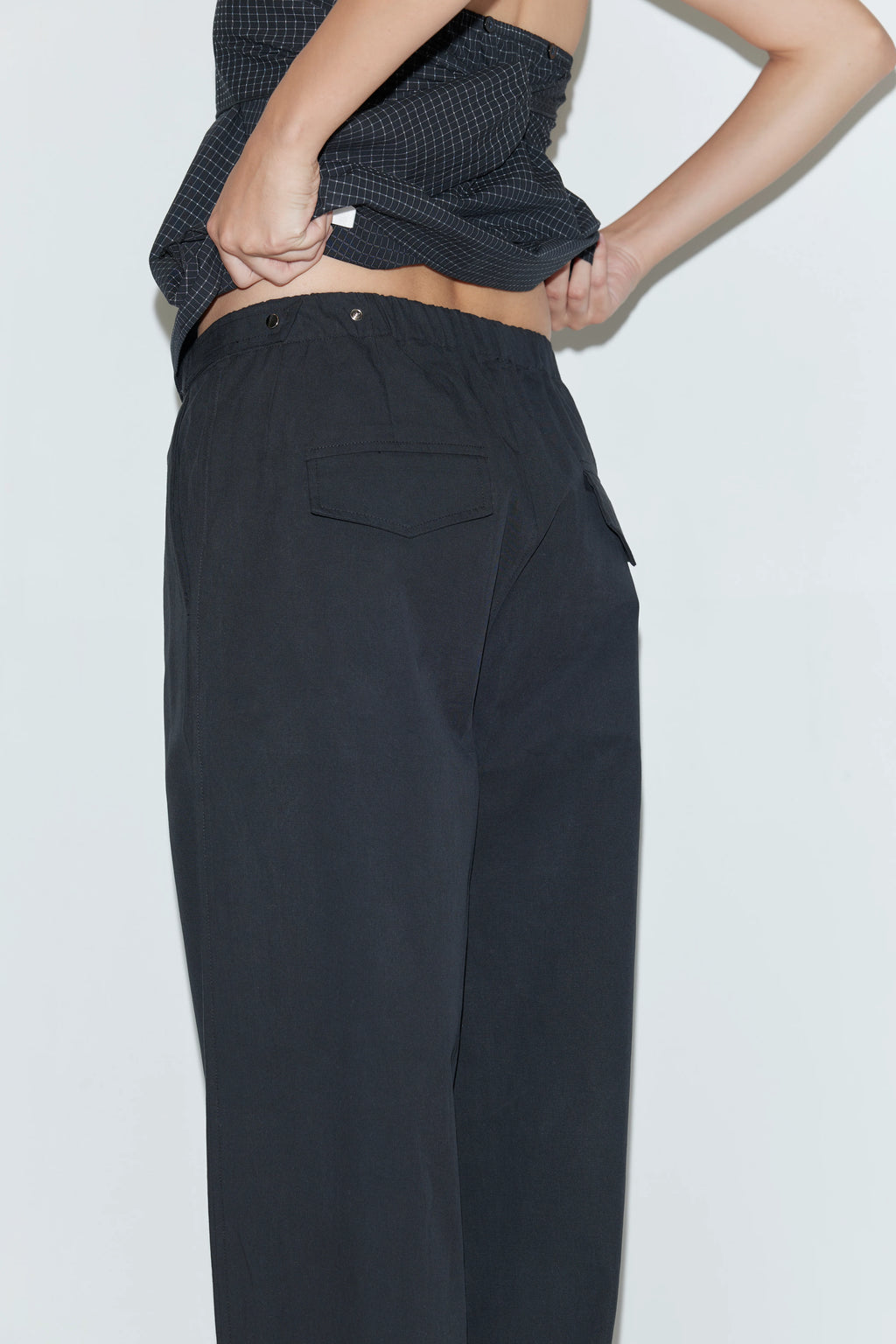 SNAP TAB PANT - BLACK