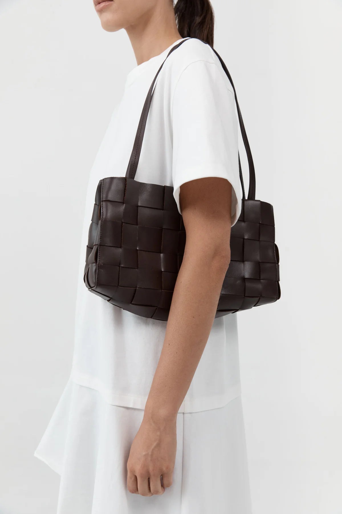 SLIM WOVEN TOTE - CHOCOLATE