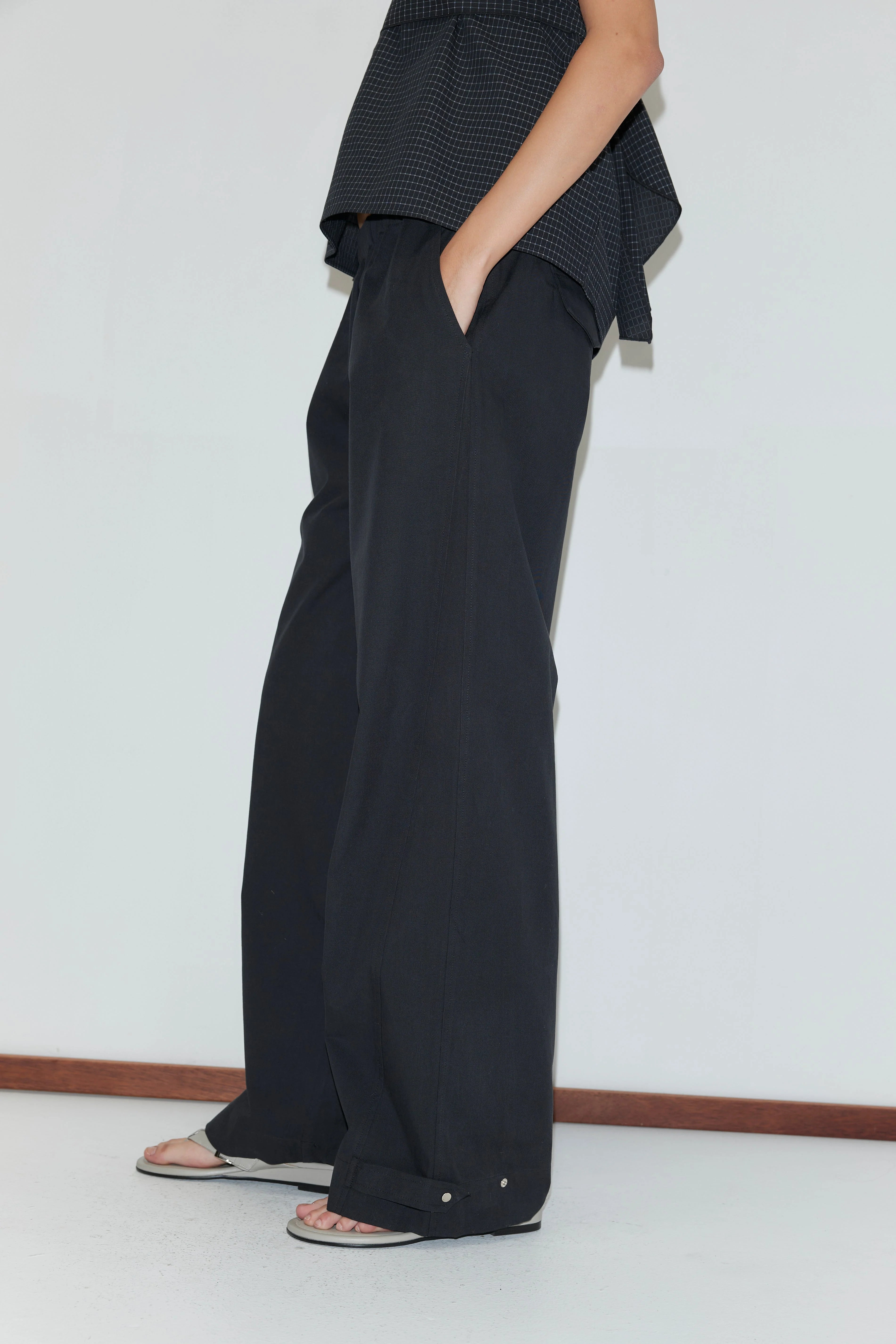 (PRE-ORDER) SNAP TAB PANT - BLACK