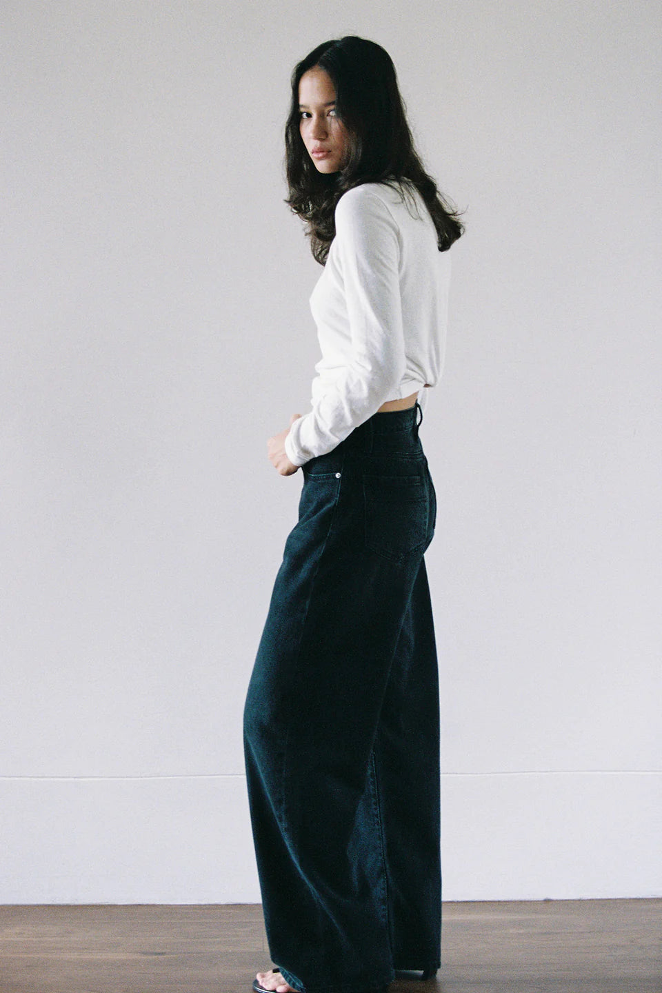 (PRE-ORDER) OLIVE MID SLOUCHY WIDE JEAN - VINATGE BLACK