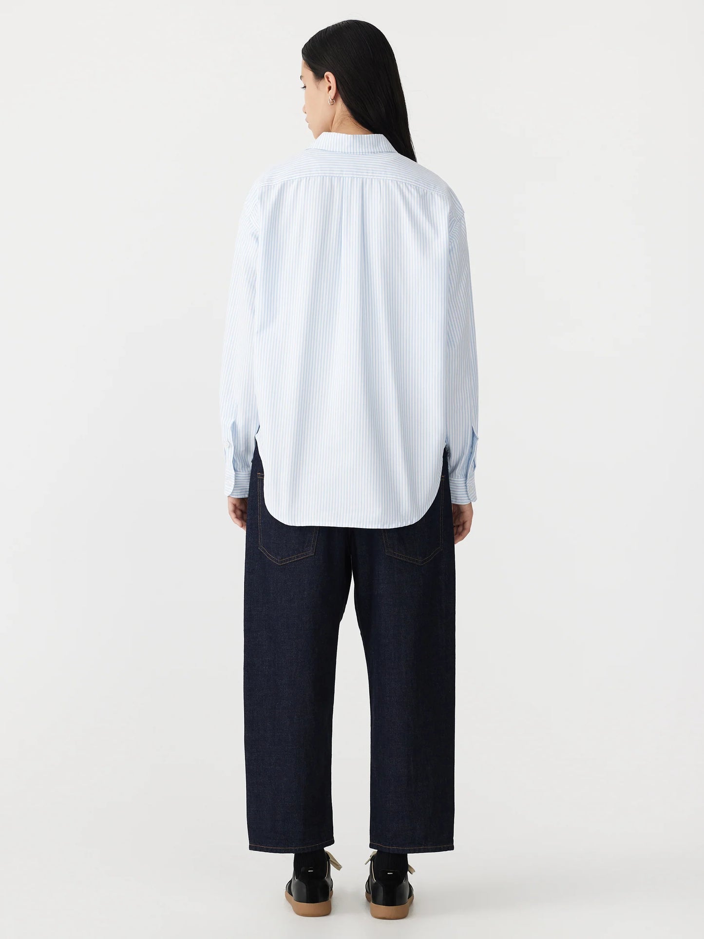 OVERSIZED UNIVERSAL SHIRT - WHITE/PALE BLUE