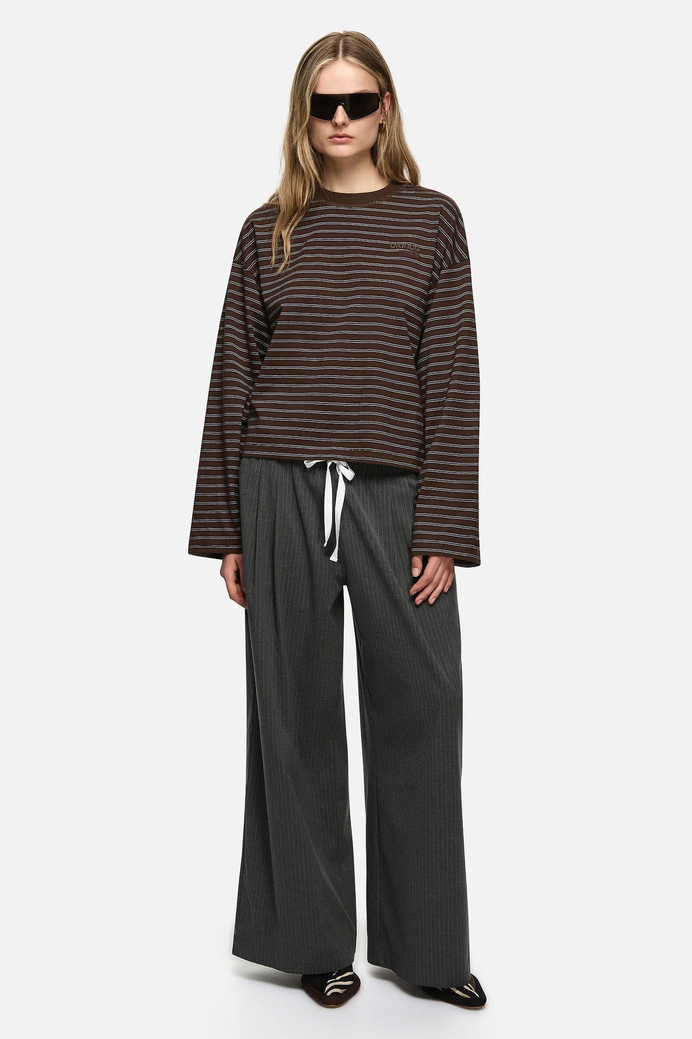 HANA TEE - BROWN