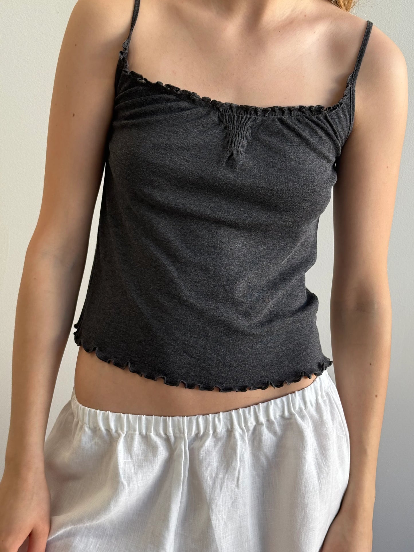 FLOUNCE TANK - GREY