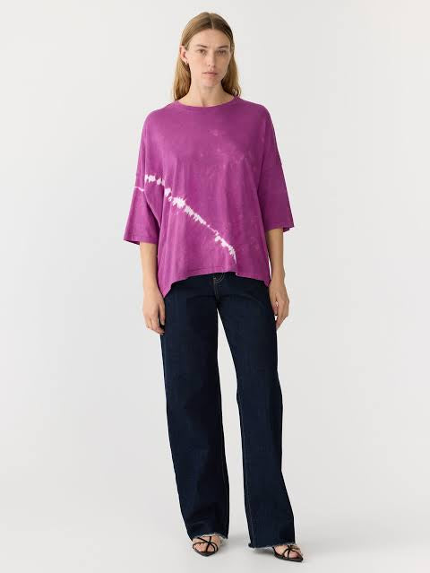 CRESCENT DYE SLOUCH T SHIRT - MAGENTA