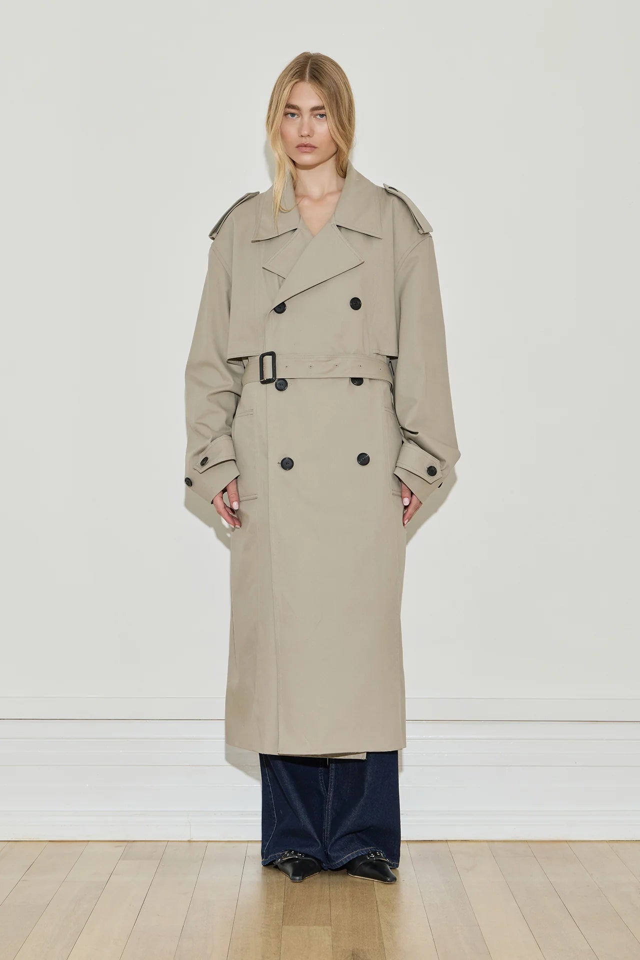 DOUBLE BREASTED TRENCH - BEIGE