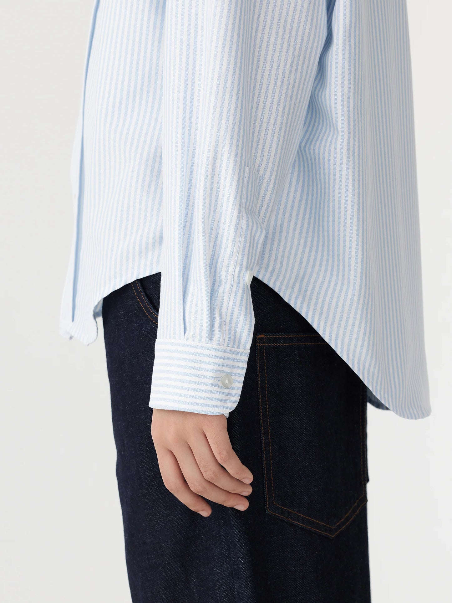 OVERSIZED UNIVERSAL SHIRT - WHITE/PALE BLUE