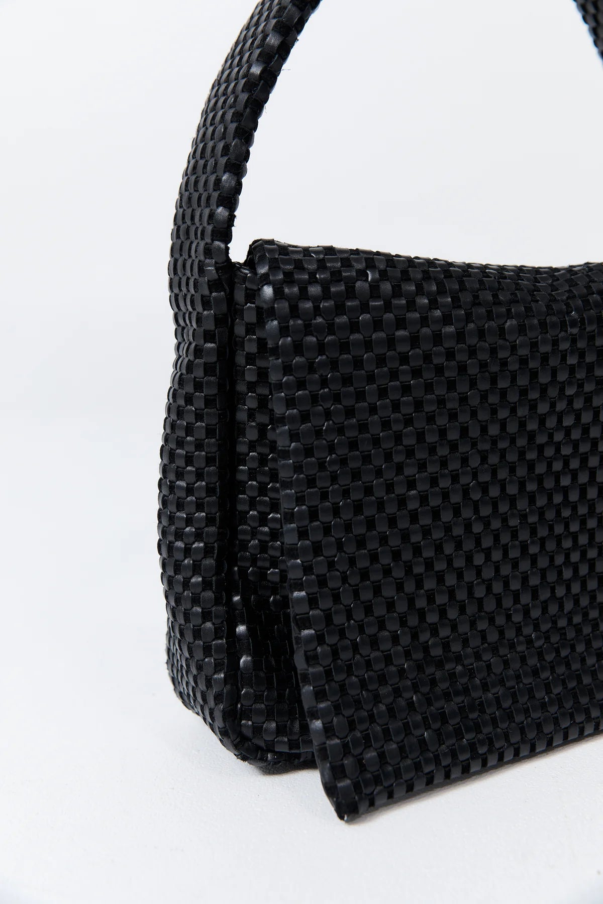 LATTICE EVERYDAY SATCHEL - BLACK