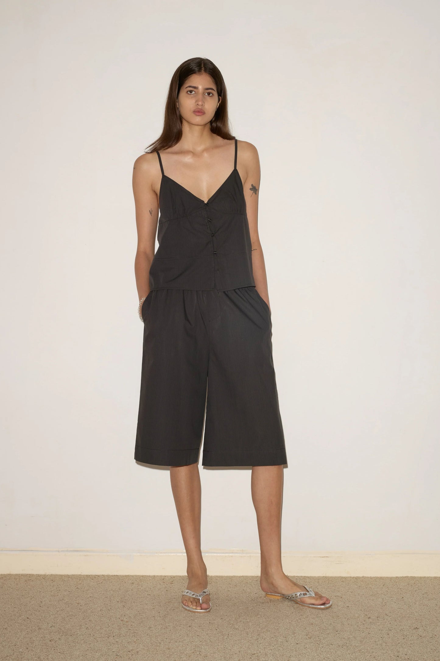 SEAM TOP - BLACK STRIPE