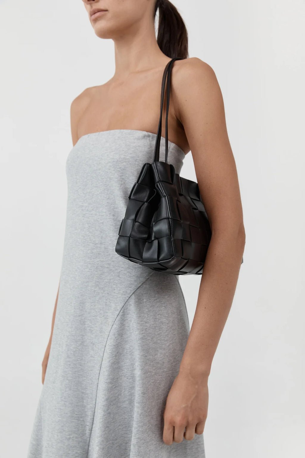 SLIM WOVEN TOTE - BLACK
