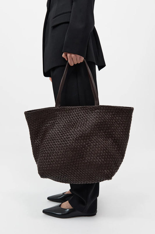 LARGE WOVEN TRAPEZE BAG - CHOCOLATE