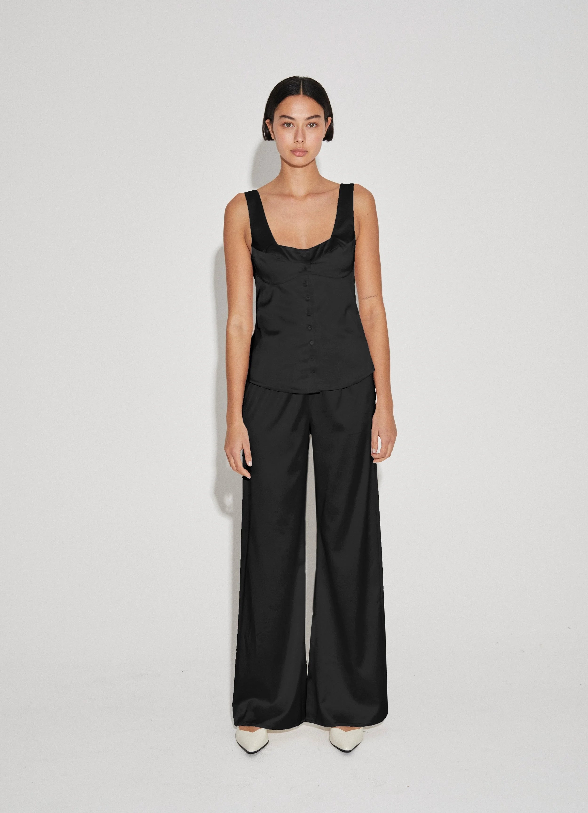 STRAIGHT LEG PANT - BLACK